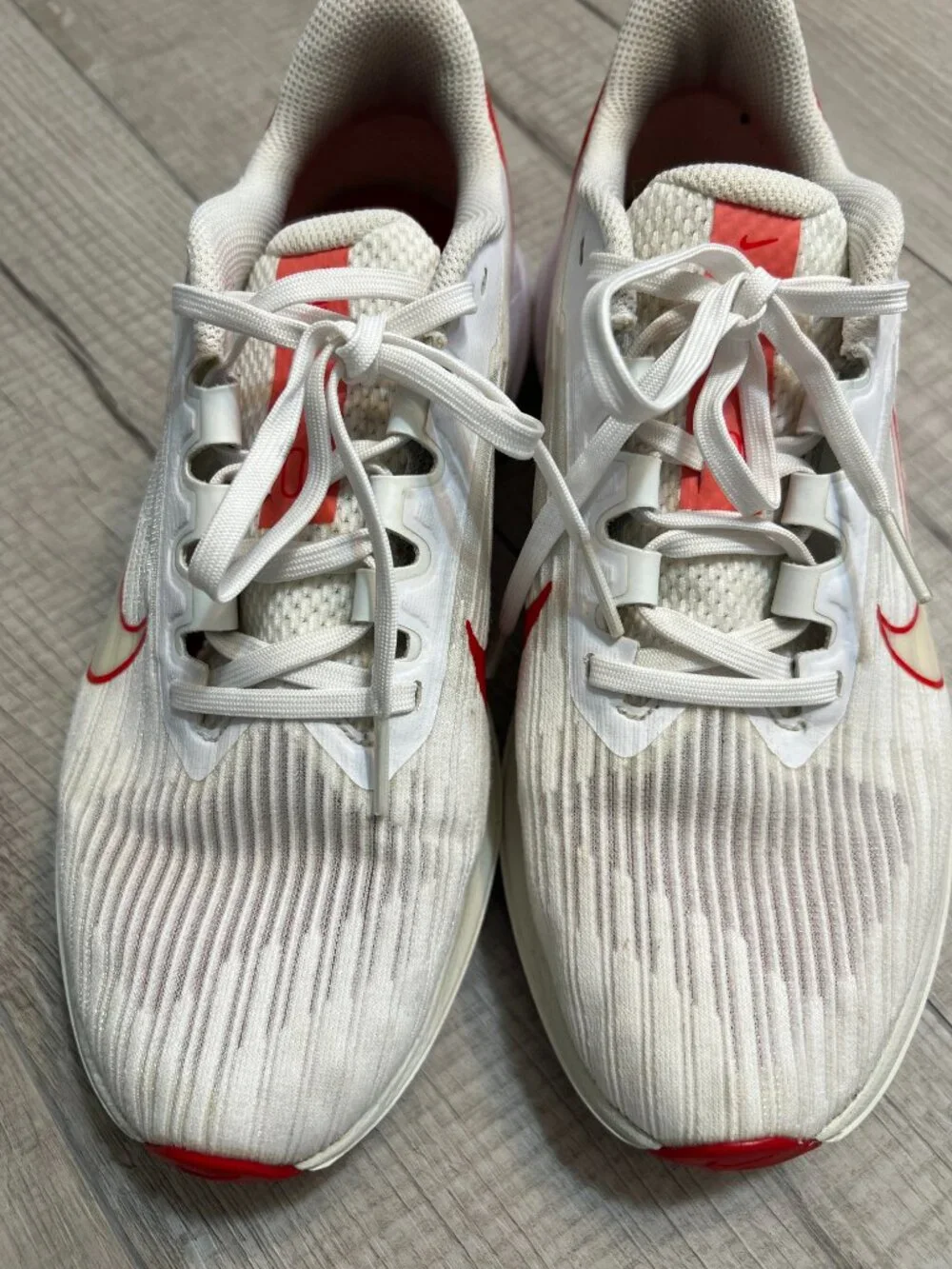 Nike Air Winflo 9 White Bright Crimson Running Shoes Sneakers DD8686-102 Sz 9